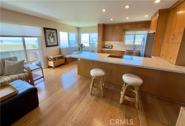 Detail Gallery Image 8 of 19 For 240 Moss #12,  Laguna Beach,  CA 92651 - 1 Beds | 1 Baths