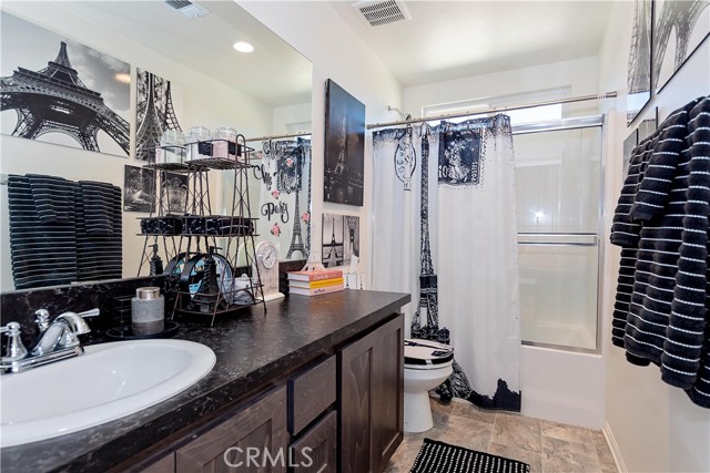 Detail Gallery Image 30 of 38 For 3013 via Bella Rosa, Rosamond,  CA 93560 - 4 Beds | 3 Baths