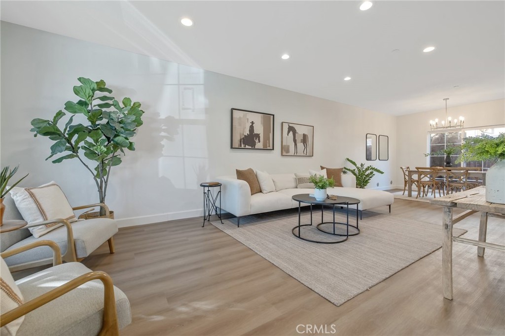 https://media.crmls.org/medias/397751bf-8904-4ed0-8146-0bb162e51cb5.jpg?preset=X-Large