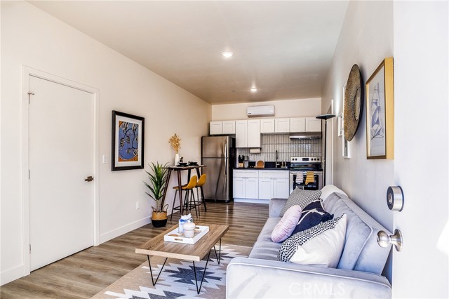 348 & 350 27th Street, San Diego CA: https://media.crmls.org/medias/3977f266-3f7c-4820-96cb-bbcb1b7ad845.jpg