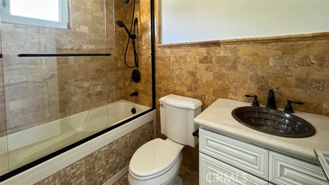 Detail Gallery Image 16 of 26 For 2959 N Beverly Glen Cir, Los Angeles,  CA 90077 - 5 Beds | 5/2 Baths
