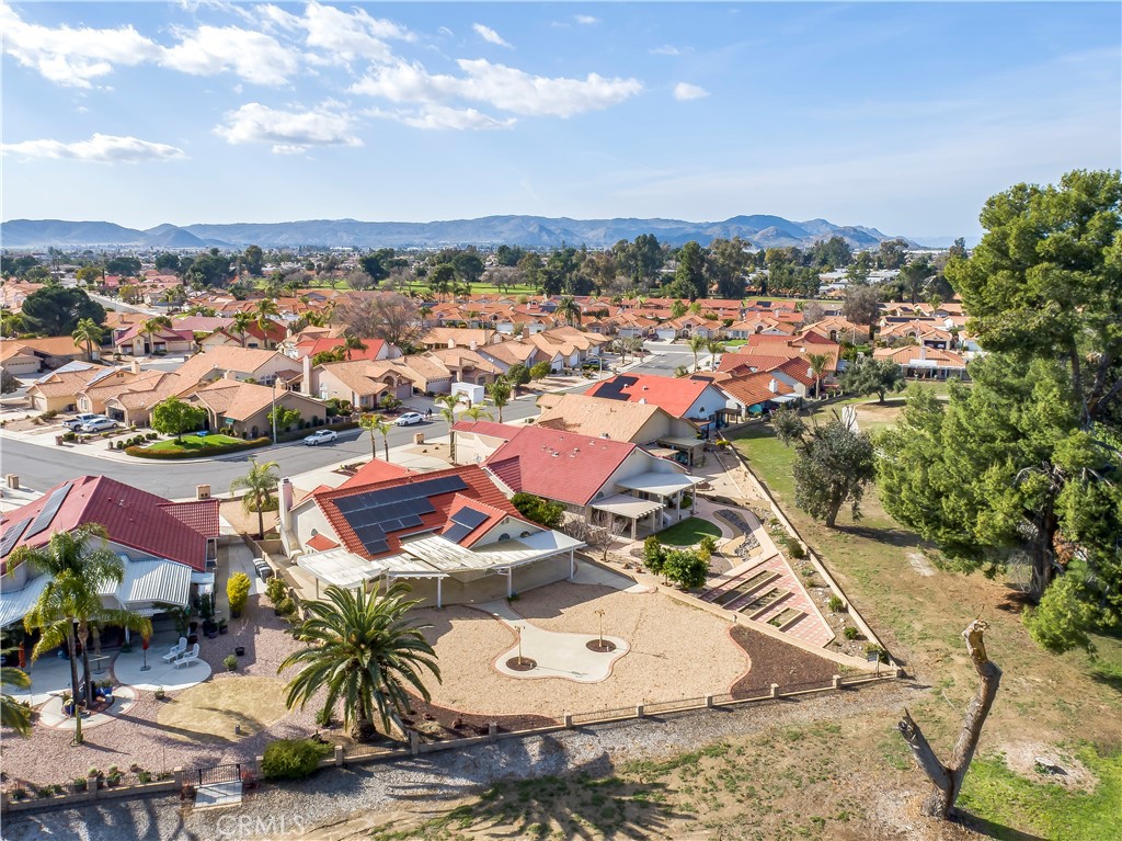 https://media.crmls.org/medias/39789523-b710-4292-b8be-1ce64195b6eb.jpg?preset=X-Large