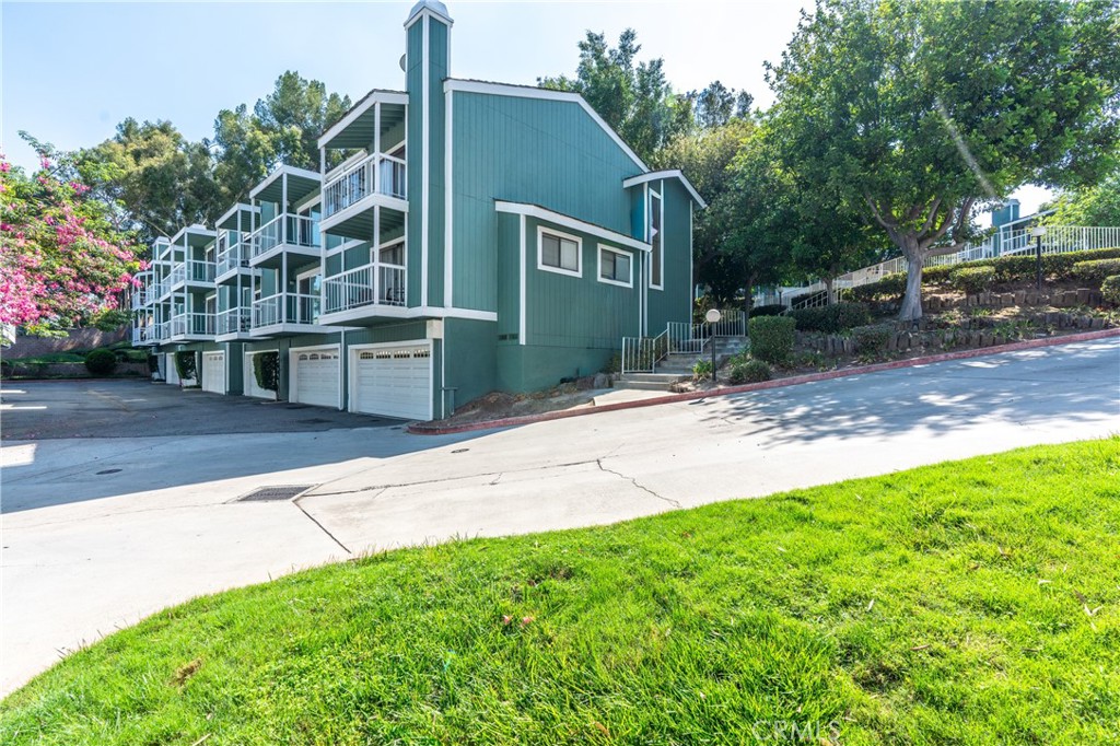 1070 Walnut Grove #F