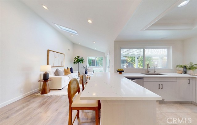 Detail Gallery Image 12 of 30 For 14751 Foxcroft, Tustin,  CA 92780 - 4 Beds | 2 Baths