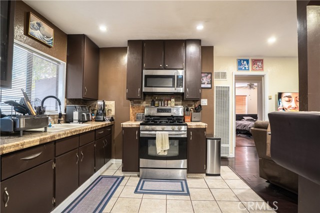 Detail Gallery Image 9 of 24 For 11737 Bellman Ave, Downey,  CA 90241 - – Beds | – Baths