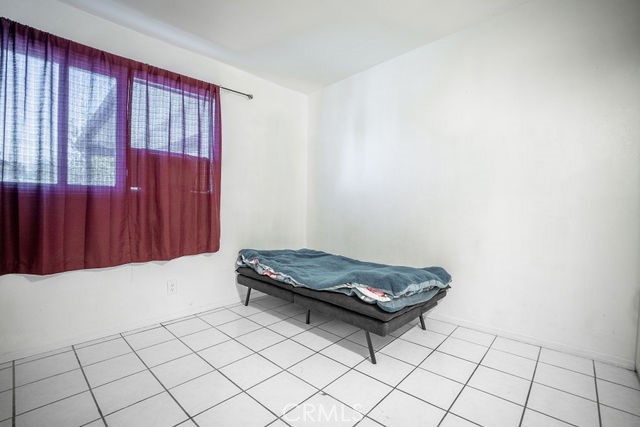 https://media.crmls.org/medias/3979957d-8bb0-442e-83c3-cee7c5d37c62.jpg?preset=X-Large