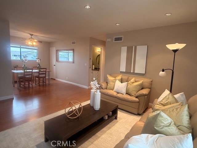 Detail Gallery Image 3 of 13 For 217 Tarocco, Irvine,  CA 92618 - 2 Beds | 2 Baths