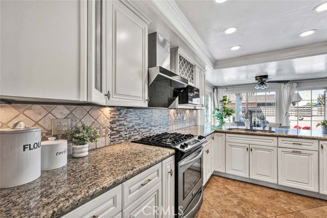 Detail Gallery Image 17 of 66 For 5865 Rexford Ave, Cypress,  CA 90630 - 5 Beds | 4 Baths