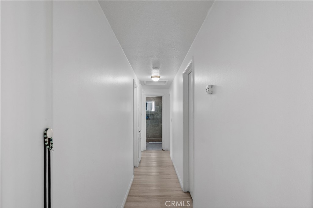 https://media.crmls.org/medias/397b7709-56bd-4b13-815b-f2998b71189e.jpg?preset=X-Large
