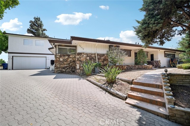 Detail Gallery Image 4 of 75 For 12218 Sarazen Pl, Granada Hills,  CA 91344 - 6 Beds | 5/2 Baths