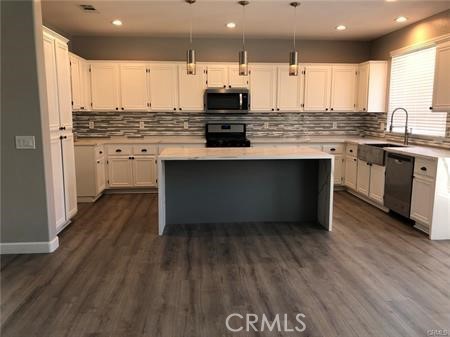 Detail Gallery Image 2 of 7 For 13127 Malvasia, Rancho Cucamonga,  CA 91739 - 4 Beds | 2 Baths