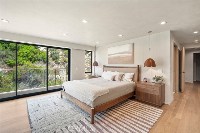 702 Diamond, Laguna Beach CA: https://media.crmls.org/medias/397c756f-89c7-4d36-a683-96e991f05302.jpg