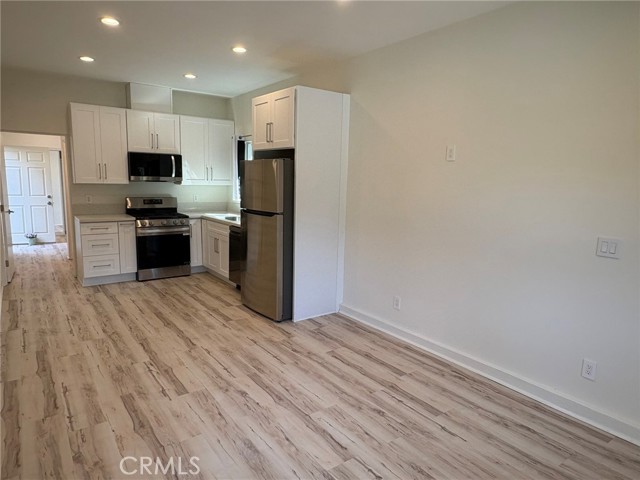 Detail Gallery Image 6 of 24 For 22119 San Miguel St, Woodland Hills,  CA 91364 - 1 Beds | 1 Baths