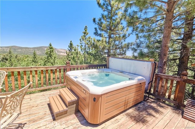 Detail Gallery Image 4 of 43 For 1400 Klamath Rd, Big Bear City,  CA 92314 - 3 Beds | 2 Baths