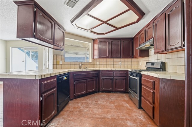 9308 Margery Ave, California City, CA 93505 photo 8