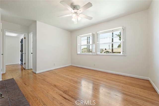Image 18 of 38 For 883 Leadora Avenue