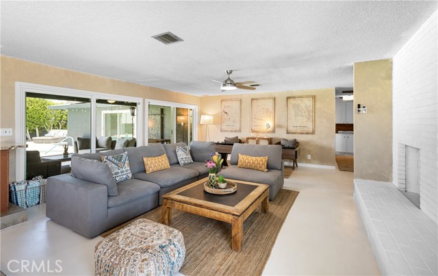 11205 Foxdale Drive, Desert Hot Springs CA: https://media.crmls.org/medias/397e8612-2dbe-4bb1-a3c7-75873af94f96.jpg