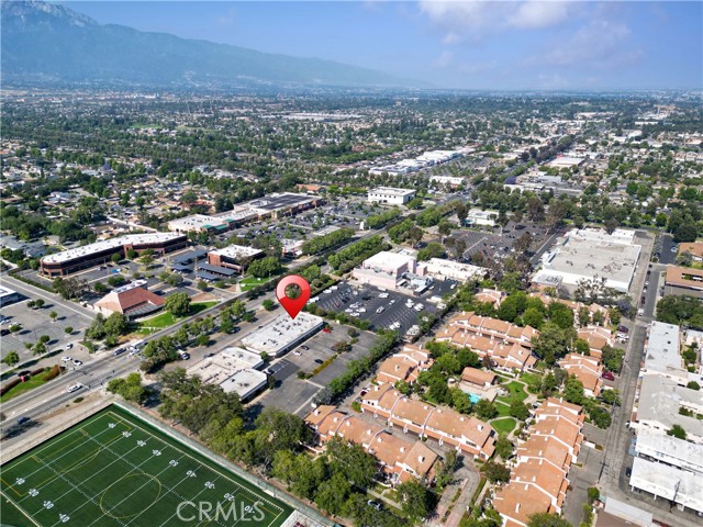 320 W Foothill Blvd, Upland CA: https://media.crmls.org/medias/397e93d4-5429-45a8-89ce-82193aa14201.jpg