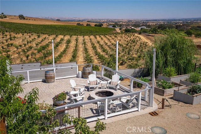 7110 Drake Road, Paso Robles CA: https://media.crmls.org/medias/397ebbb2-57dc-49aa-932d-23802e23a2b7.jpg