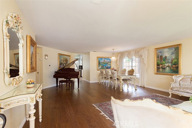 Detail Gallery Image 6 of 43 For 19 Tennessee, Irvine,  CA 92606 - 4 Beds | 2/1 Baths