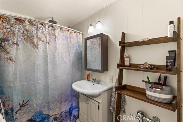 2452 Spring Drive, Running Springs CA: https://media.crmls.org/medias/397f0018-6bc8-435a-87dd-df654979dd2d.jpg