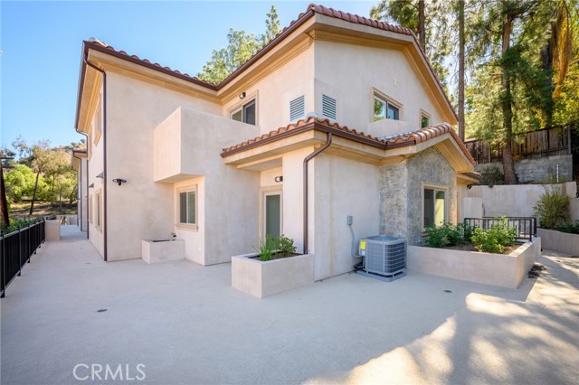 Detail Gallery Image 34 of 38 For 357 Harvey Dr #102,  Glendale,  CA 91206 - 3 Beds | 2/1 Baths