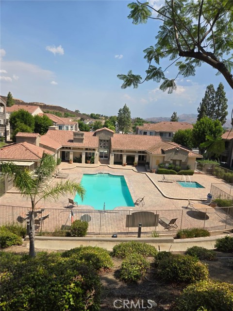 Detail Gallery Image 3 of 16 For 1015 La Terraza Cir #208,  Corona,  CA 92879 - 2 Beds | 2 Baths