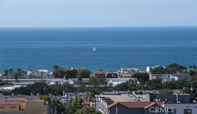 Detail Gallery Image 35 of 38 For 419 Anita St a,  Redondo Beach,  CA 90278 - 4 Beds | 3/1 Baths