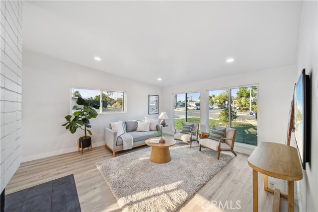 957 N Jasmine Avenue, Ontario CA: https://media.crmls.org/medias/39808e69-35f4-4f49-9191-4578afce5372.jpg