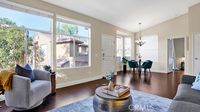 Detail Gallery Image 5 of 31 For 19431 57d Rue De Valore, Lake Forest,  CA 92610 - 2 Beds | 2 Baths