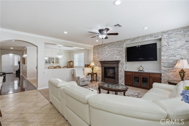 Detail Gallery Image 9 of 49 For 8042 Englesma, Chino,  CA 91708 - 3 Beds | 2/1 Baths