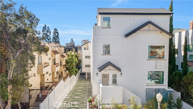 Detail Gallery Image 30 of 41 For 1819 Westholme Ave #1/2,  –,  CA 90025 - 3 Beds | 3/1 Baths