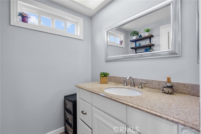 Detail Gallery Image 20 of 33 For 27466 Annette Jo, Saugus,  CA 91350 - 3 Beds | 3 Baths