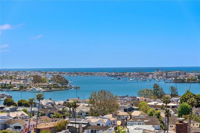 Detail Gallery Image 49 of 75 For 530 Kings Rd, Newport Beach,  CA 92663 - 5 Beds | 4/3 Baths