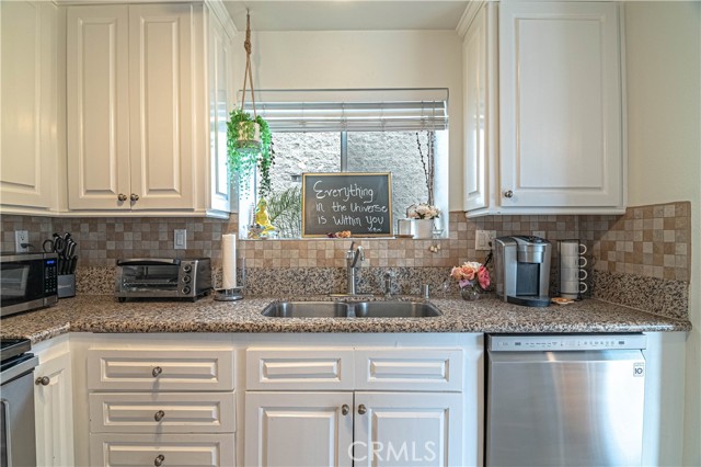 Detail Gallery Image 9 of 28 For 1115 S Elm Dr #301,  Los Angeles,  CA 90035 - 2 Beds | 2 Baths