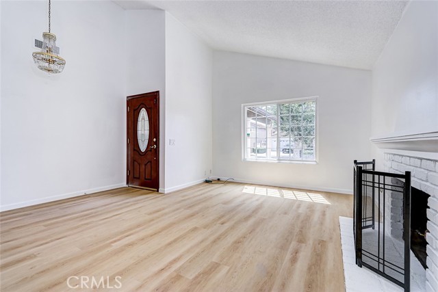20102 Plaza De Madrid, Cerritos CA: https://media.crmls.org/medias/3982fa4f-5239-473f-9b7a-5355e20e70f2.jpg