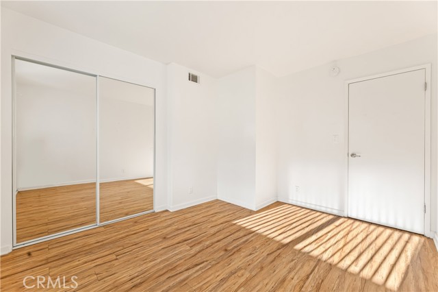 Detail Gallery Image 6 of 7 For 20327 Saticoy St #102,  Winnetka,  CA 91306 - 1 Beds | 1 Baths