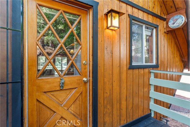 Detail Gallery Image 3 of 47 For 31115 Valley Oak Dr, Running Springs,  CA 92382 - 4 Beds | 2/1 Baths