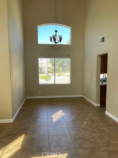 Detail Gallery Image 3 of 10 For 31990 via Cordoba, Temecula,  CA 92592 - 4 Beds | 2/1 Baths