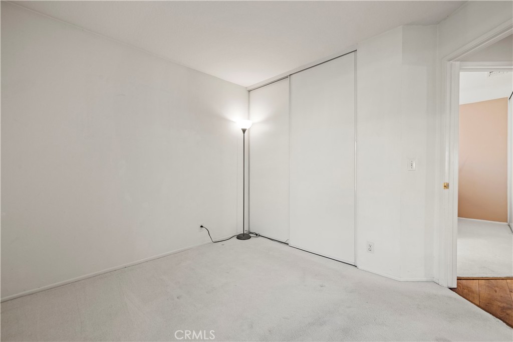 https://media.crmls.org/medias/3985177c-2cf9-4e17-82f5-ef5db355e8de.jpg?preset=X-Large
