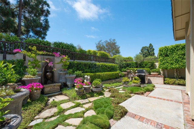 Detail Gallery Image 35 of 43 For 5 Rue Marseille, Newport Beach,  CA 92660 - 3 Beds | 2/1 Baths