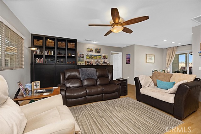 1040 Central Avenue, Riverside CA: https://media.crmls.org/medias/398646d2-712a-41e0-b45b-c742d0ddffa4.jpg