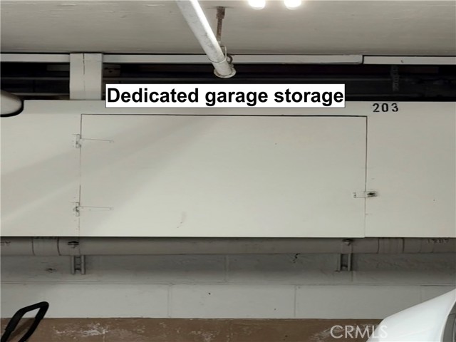 5215 Balboa Boulevard, Encino CA: https://media.crmls.org/medias/3986d530-f86f-40fe-8f64-66b4fccdfe4d.jpg