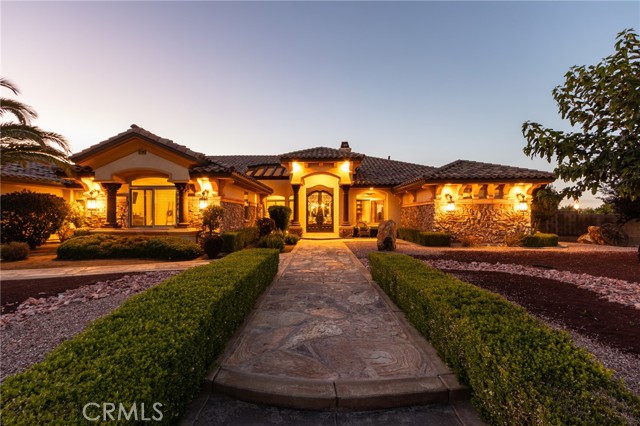 Detail Gallery Image 5 of 75 For 12260 Desert Rose Way, Oak Hills,  CA 92344 - 4 Beds | 4/1 Baths