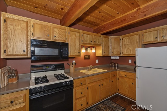 Detail Gallery Image 13 of 39 For 236 E Cinderella, Big Bear City,  CA 92314 - 2 Beds | 1 Baths