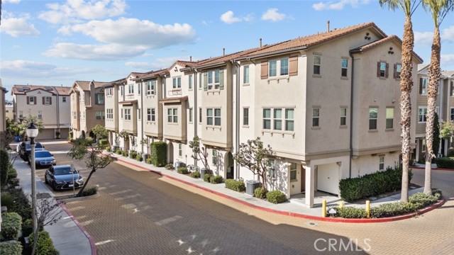 Detail Gallery Image 37 of 40 For 7214 N Chestnut, Van Nuys,  CA 91405 - 2 Beds | 3 Baths