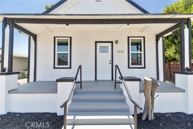 1235 Spruce Street, San Bernardino CA: https://media.crmls.org/medias/398741dd-1f7f-4e2e-9206-d251e1c3ed4c.jpg