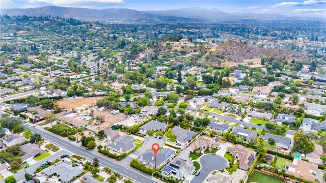 1522 Oakhill Court, Santa Ana CA: https://media.crmls.org/medias/398814de-4935-403c-a77d-7fc738fca868.jpg