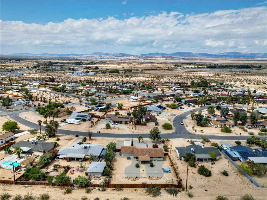 https://media.crmls.org/medias/398860fe-61c0-45f2-aad7-1c1d81f13ae3.jpg?preset=X-Large