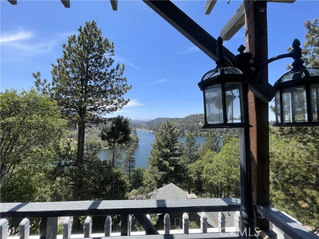 Detail Gallery Image 10 of 11 For 652 Arbula Dr, Crestline,  CA 92325 - 3 Beds | 3 Baths